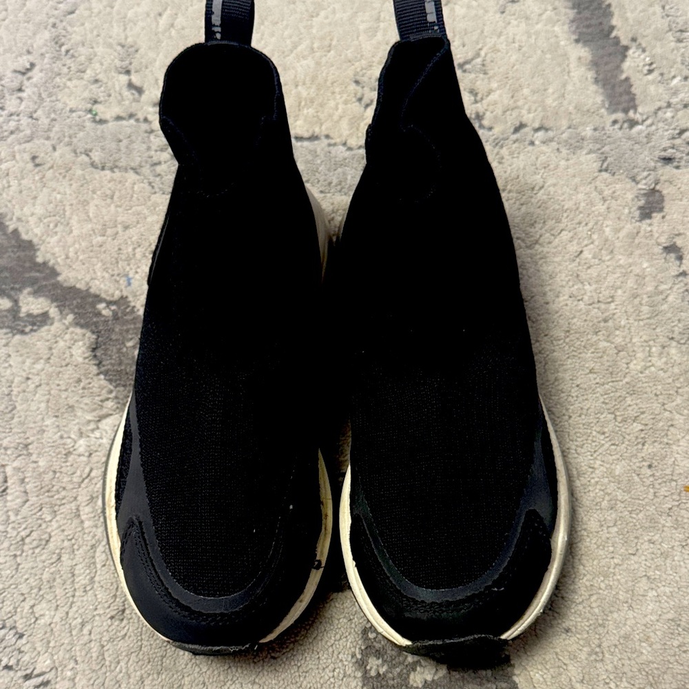 Zara girls Slip-On Sneakers size 29